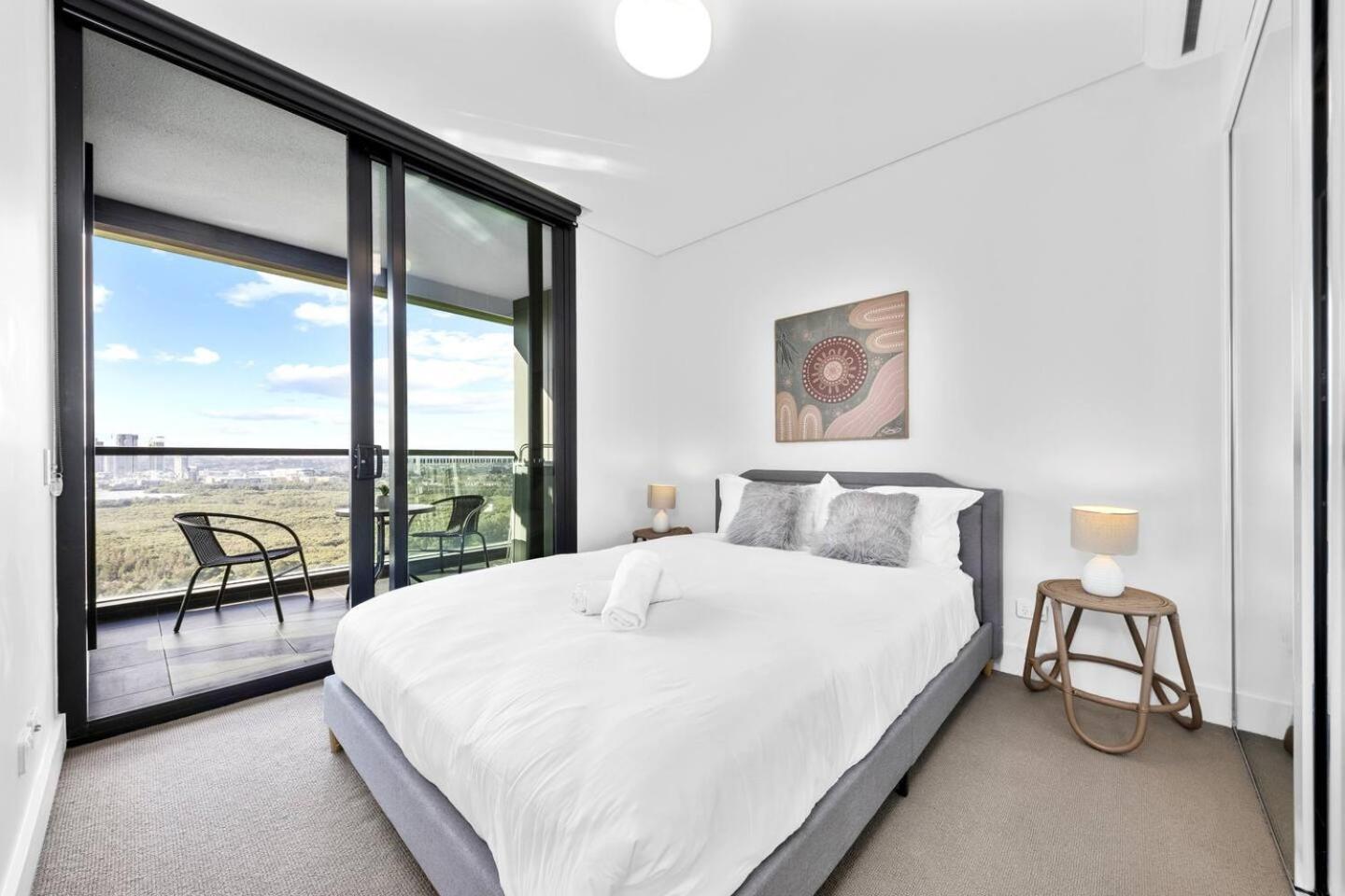 Apartment Relaxing Getaway In Olympic Park Sydney