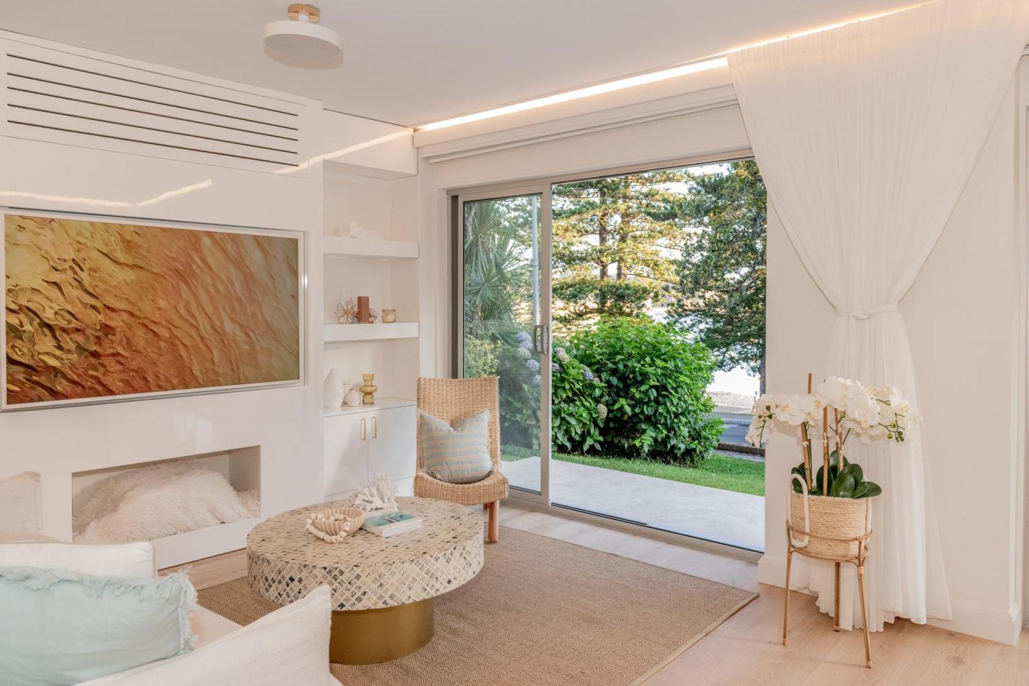 3 Bedroom Beachfront Manly Garden Apartment Sydney