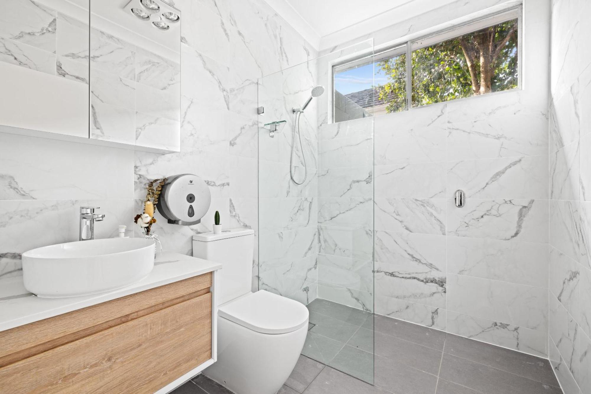 Elegant Double - Mins To Airport - Shared Bathroom Casa de hóspedes *