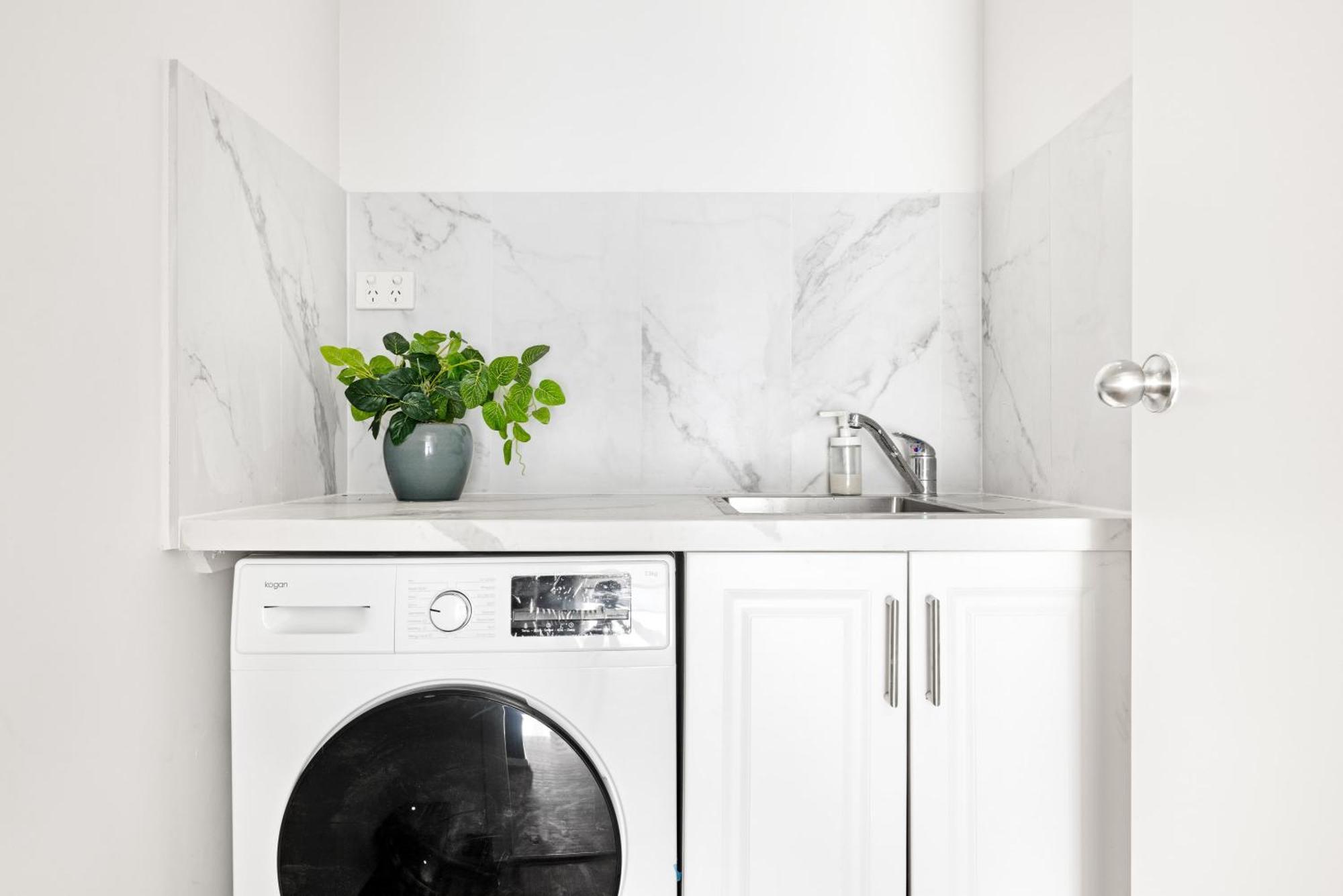 Elegant Double - Mins To Airport - Shared Bathroom * Sidney