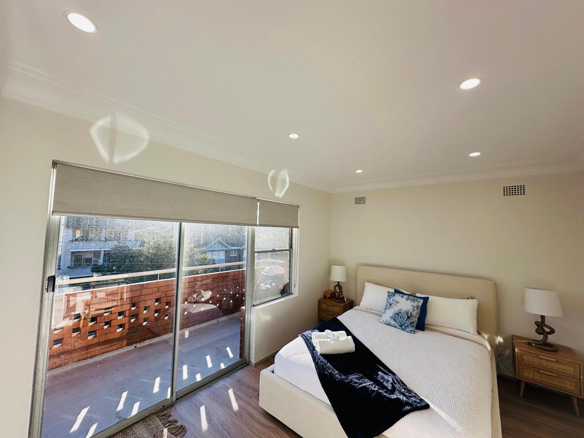 Coogee Sunrise 2 Bed With Parking, Work Desks & Balcony Apartment Sydney