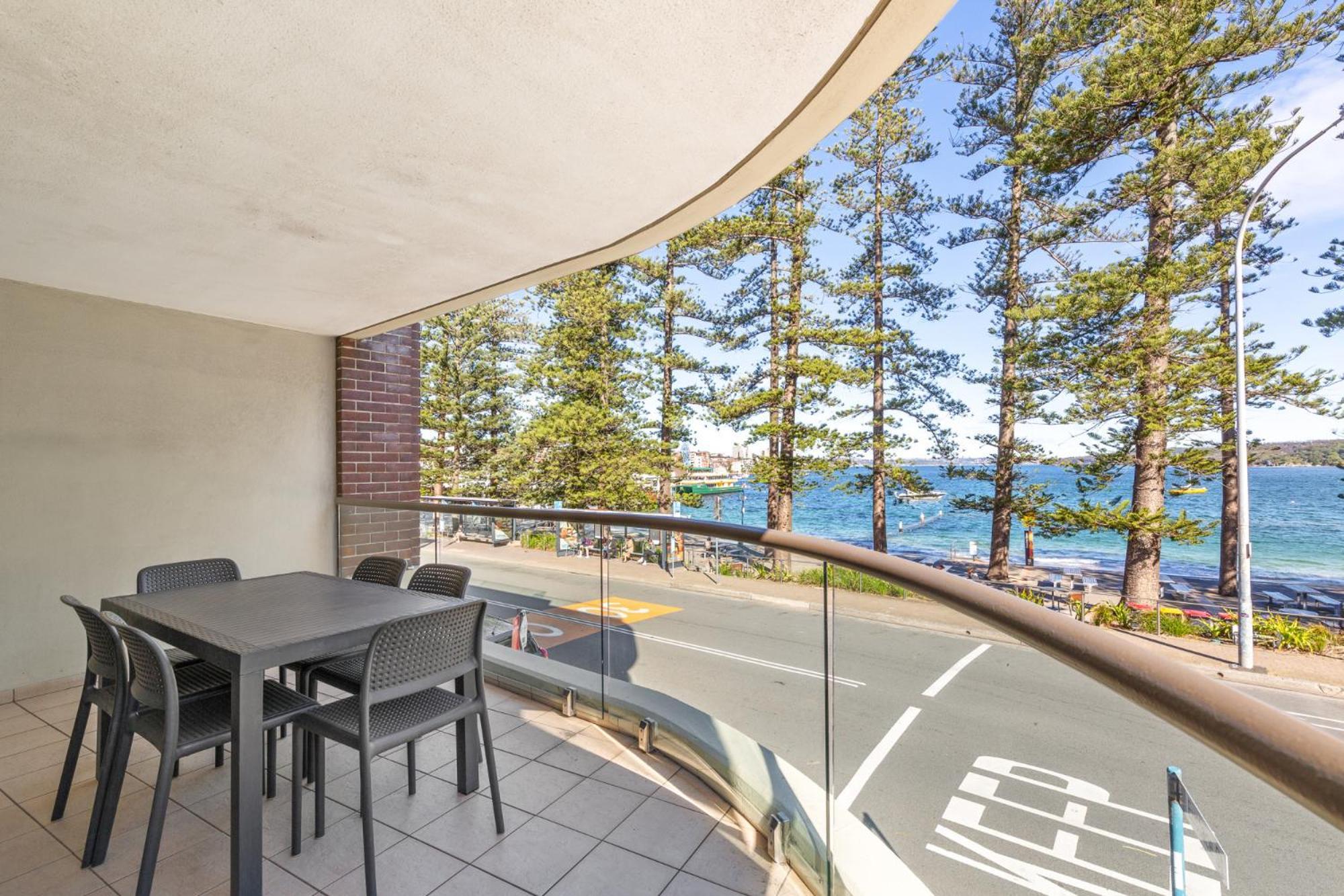 Ocean-facing 2-bed Manly Unit With Gym & Sauna Apartment Sydney