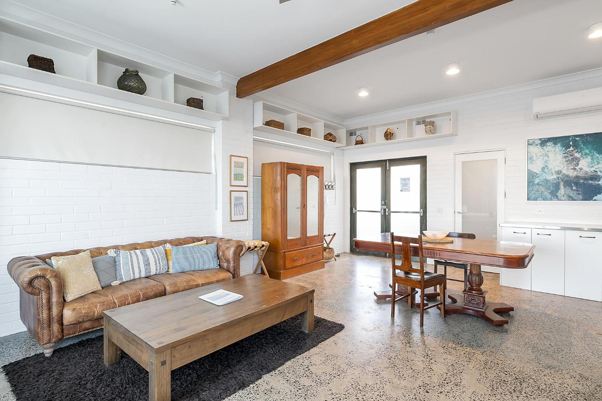 Apartment Upscale Cliffside With Ocean Views North Bondi