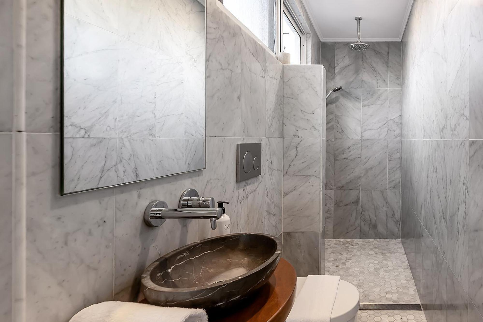 Upscale Cliffside With Ocean Views North Bondi * Sydney
