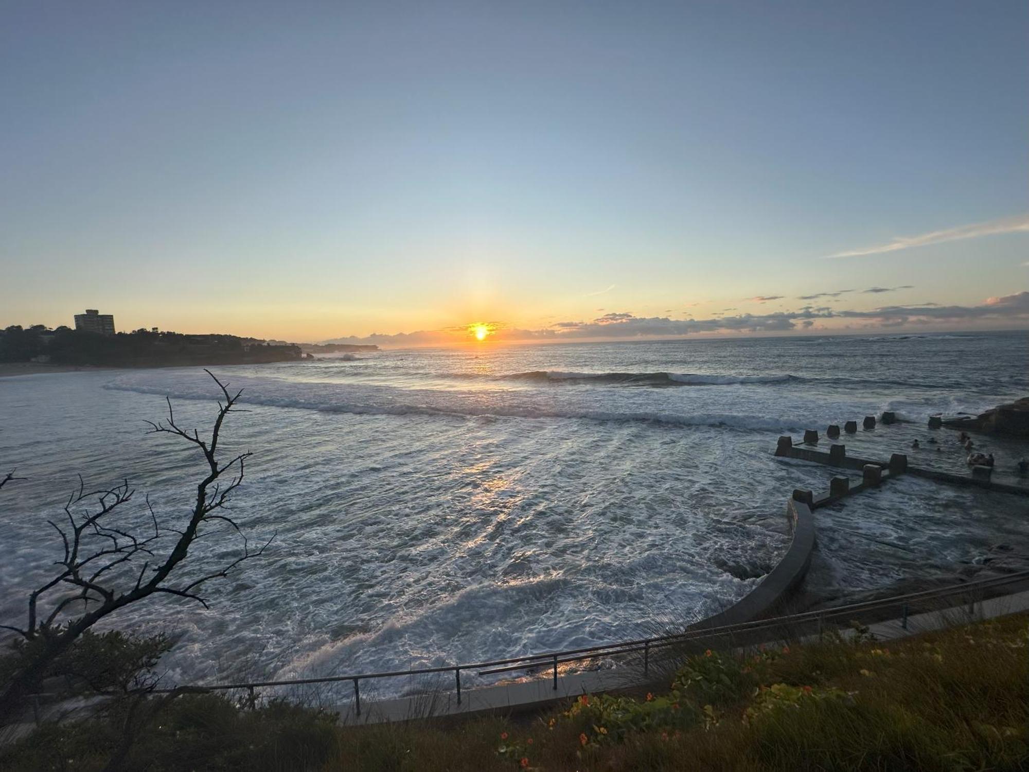 Apartment Coogee Sunrise 2 Bed With Parking, Work Desks & Balcony *