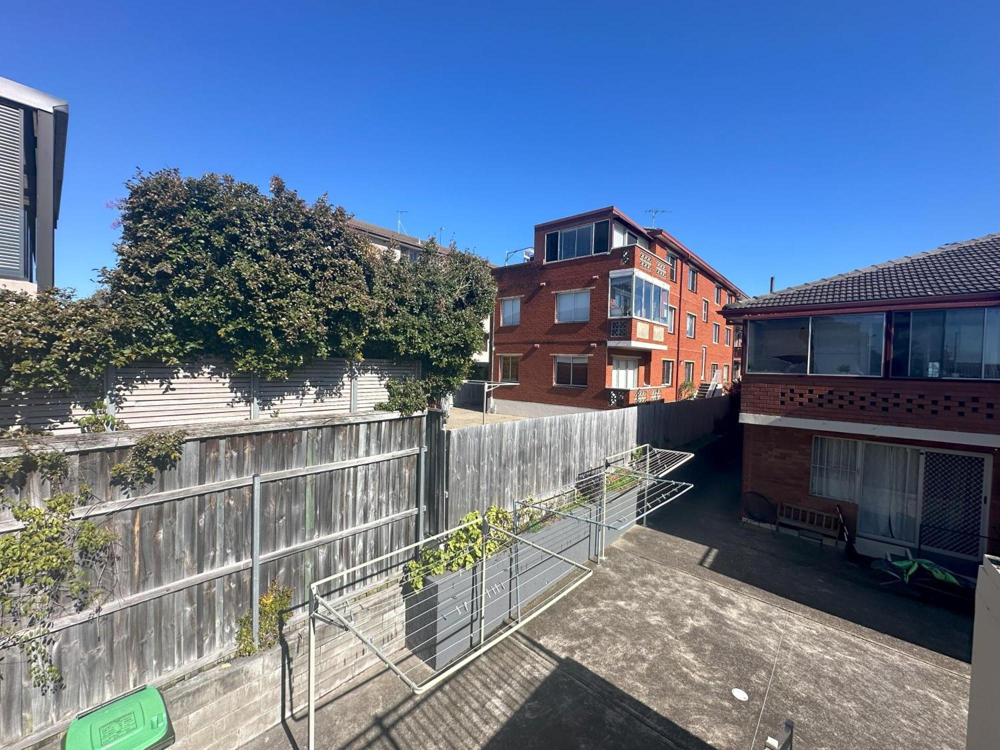 Coogee Sunrise 2 Bed With Parking, Work Desks & Balcony Sydney