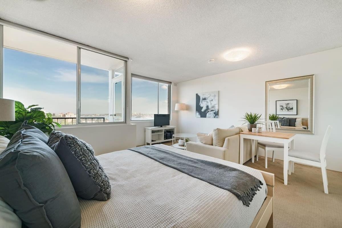 Bright And Sunny Apartment *