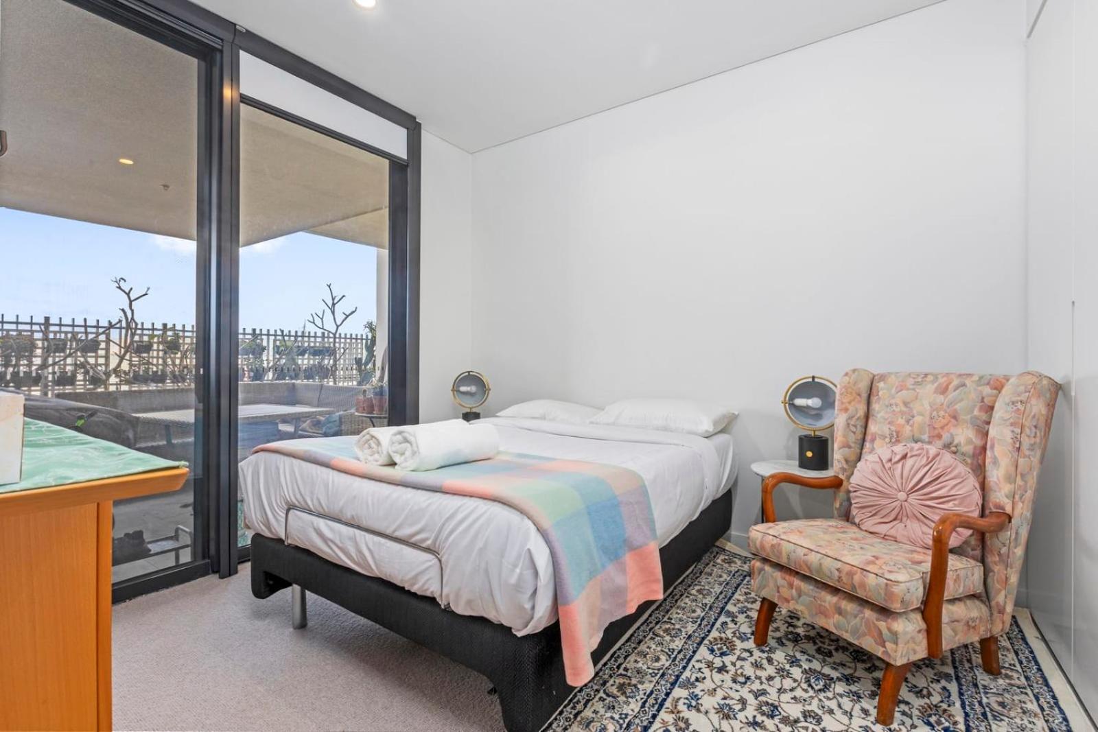Stylish & Spacious 3br Apartment Sydney