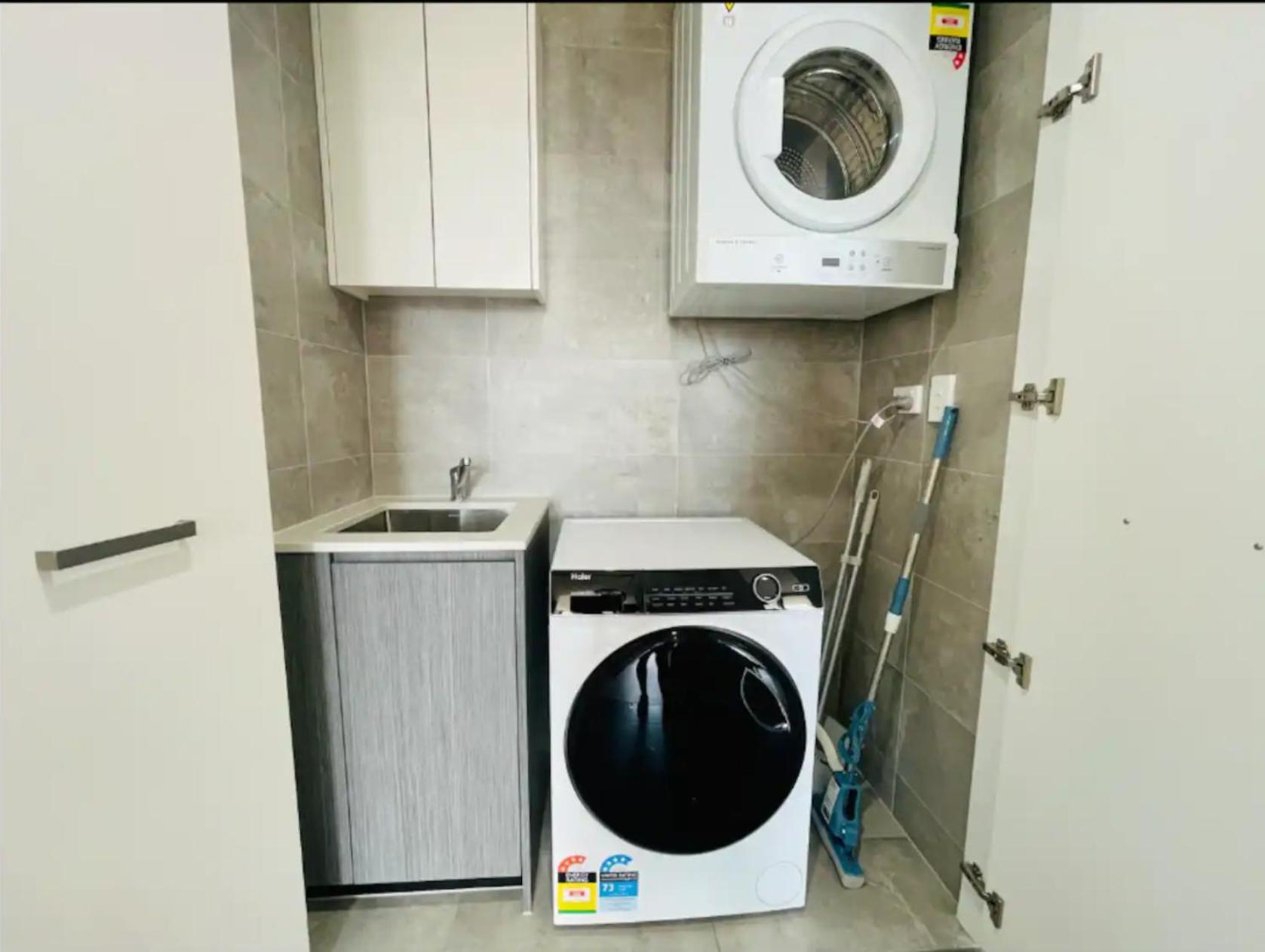 Aparthotel Spr Serivce Parramatta 3 Bedrooms, 2 Carspaces
