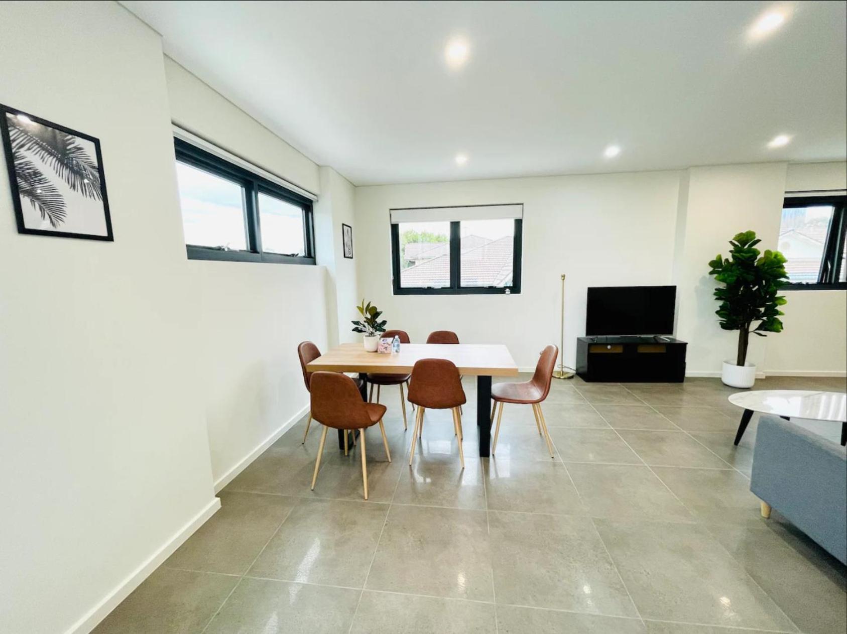 Aparthotel Spr Serivce Parramatta 3 Bedrooms, 2 Carspaces Sydney