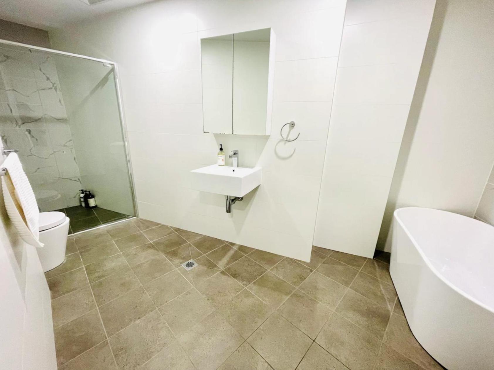 Spr Serivce Parramatta 3 Bedrooms, 2 Carspaces * Sydney