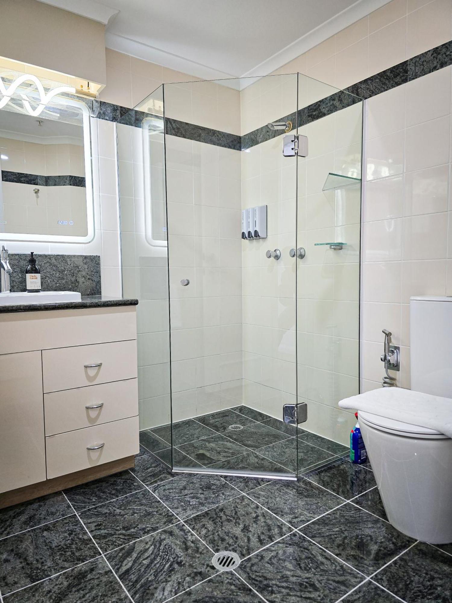 Chic Darling Harbour Oasis In The Heart Of Sydney, 2br 2ba, Resort-style Amenities Apartamento
