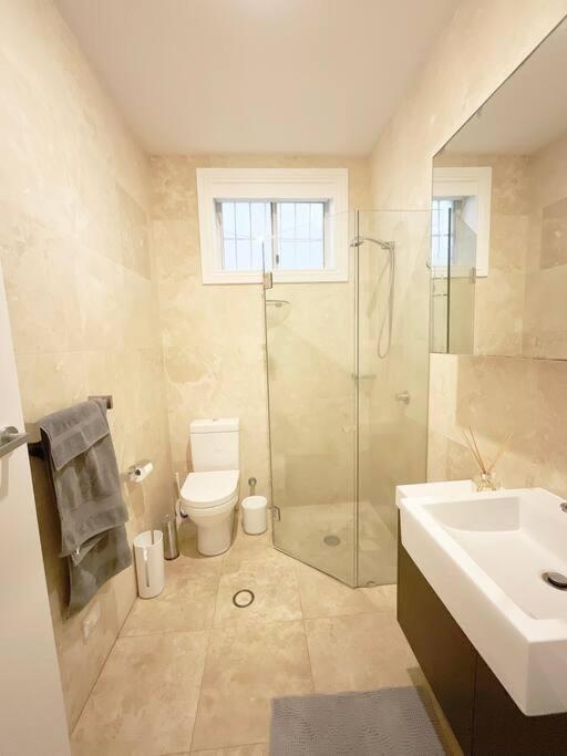Bondi Hazel Unit 1 - View With Balcony And 2 Bedrooms Apartment