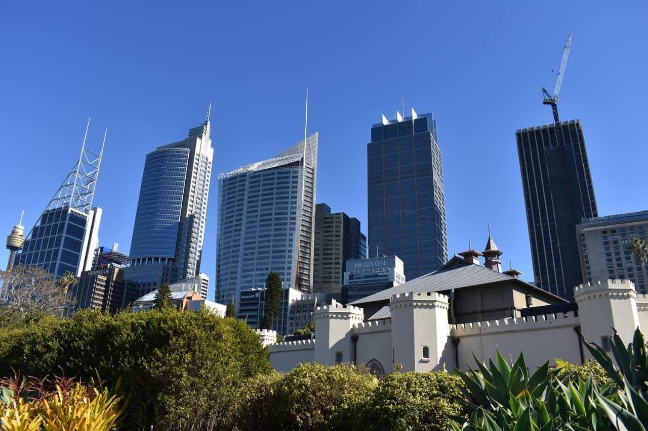 Rustic Double - Centrally Located - Shared Bathroom Gasthof Sydney