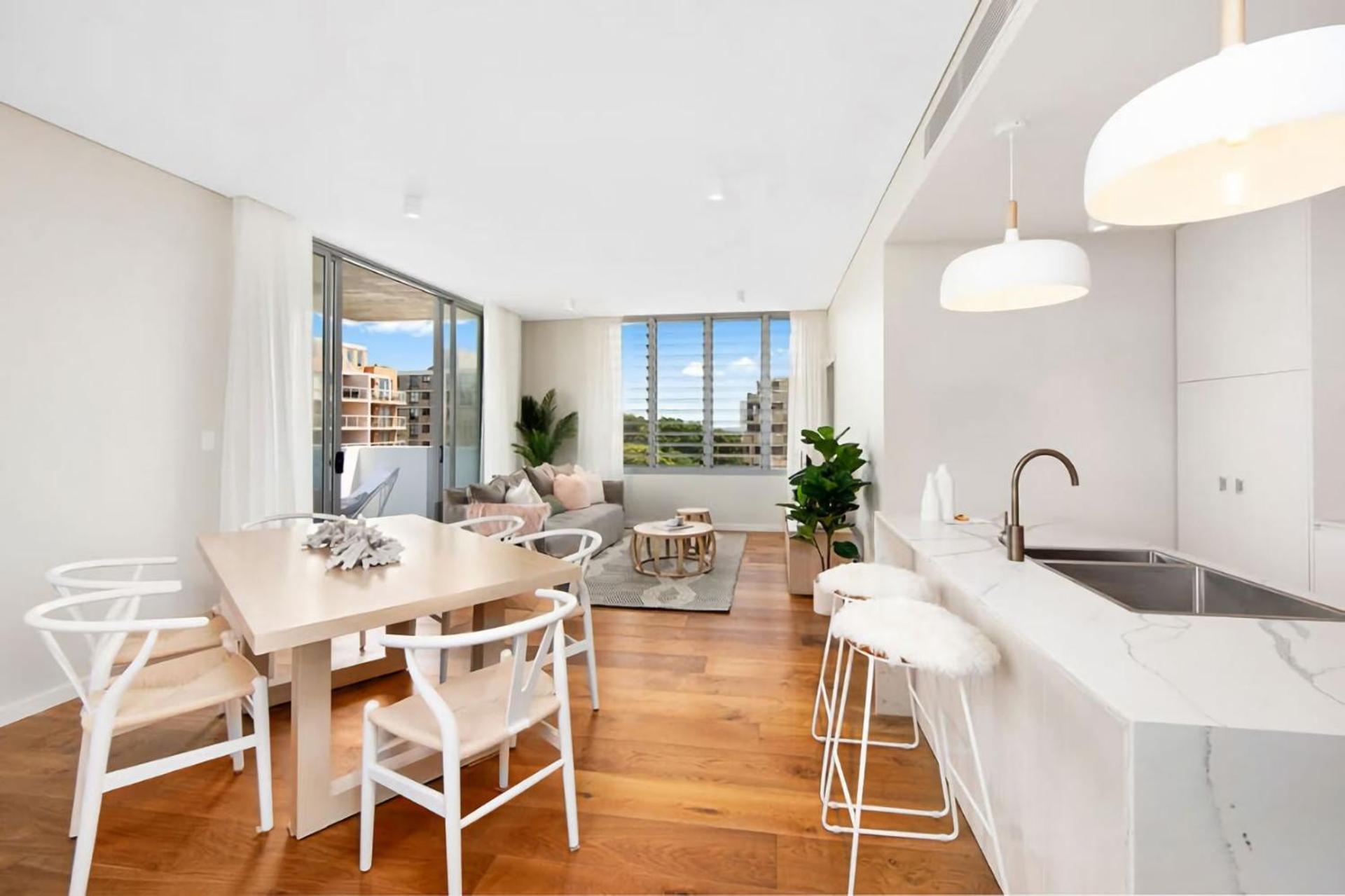 Luxurious Bondi Stunning Balcony Views Sydney