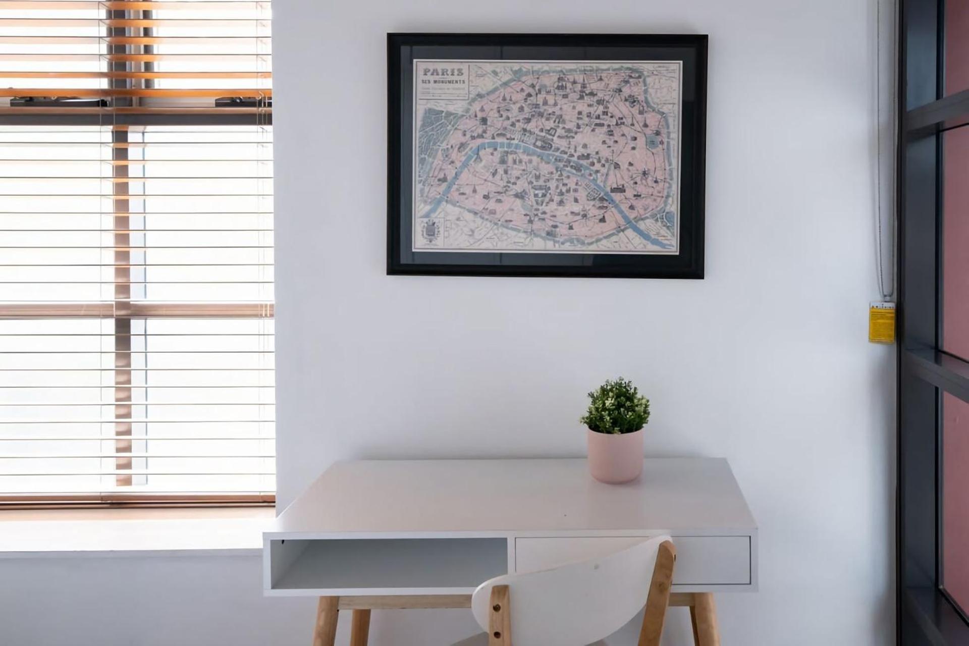 Apartment Industrial Style With Private Parking