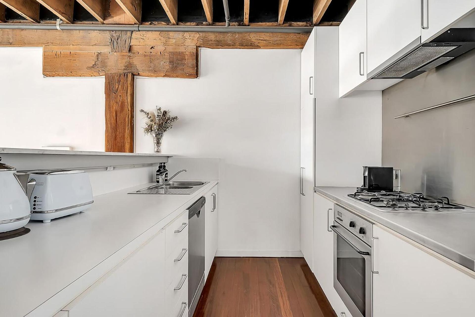 Industrial Style With Private Parking * Sydney