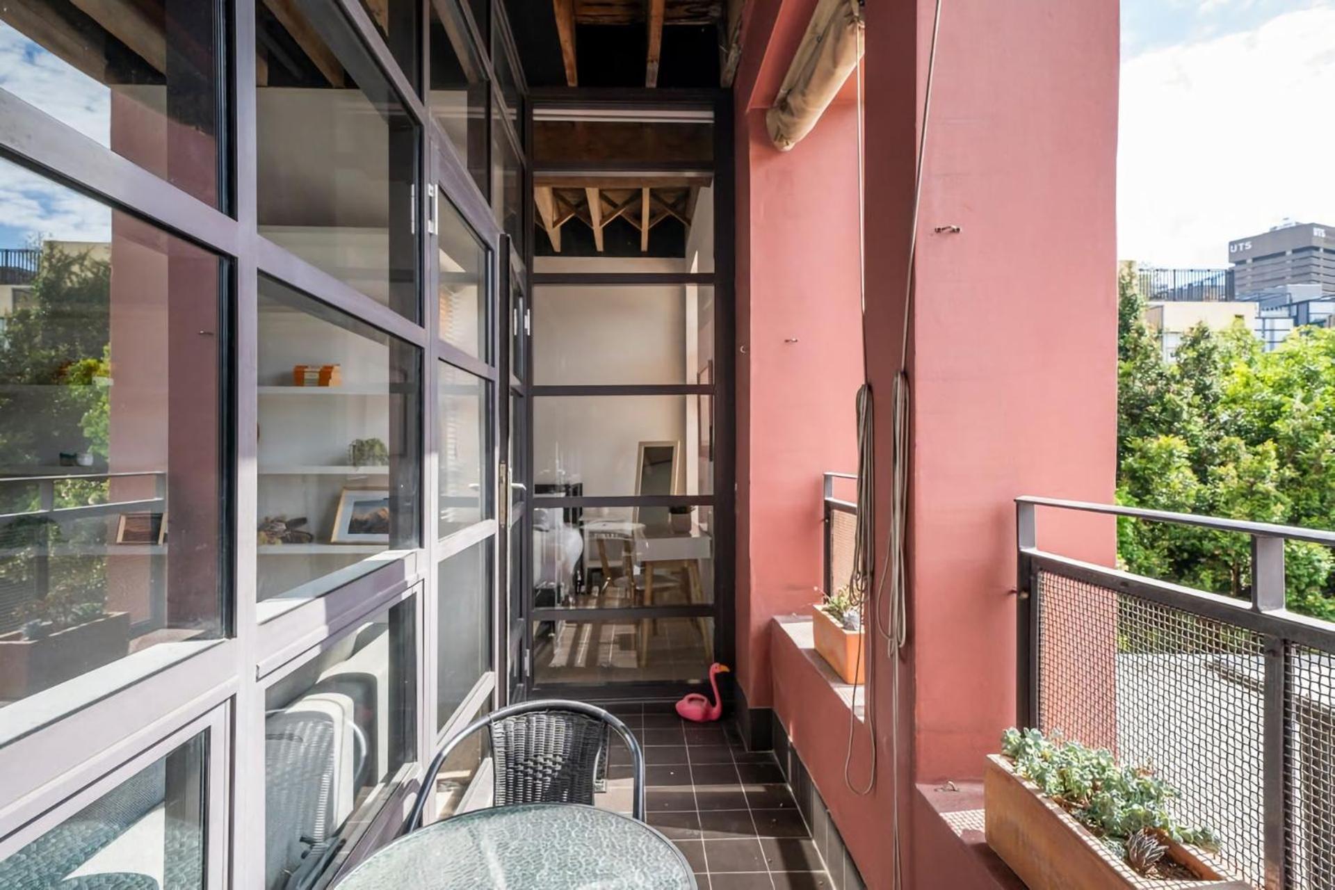 Industrial Style With Private Parking * Sydney
