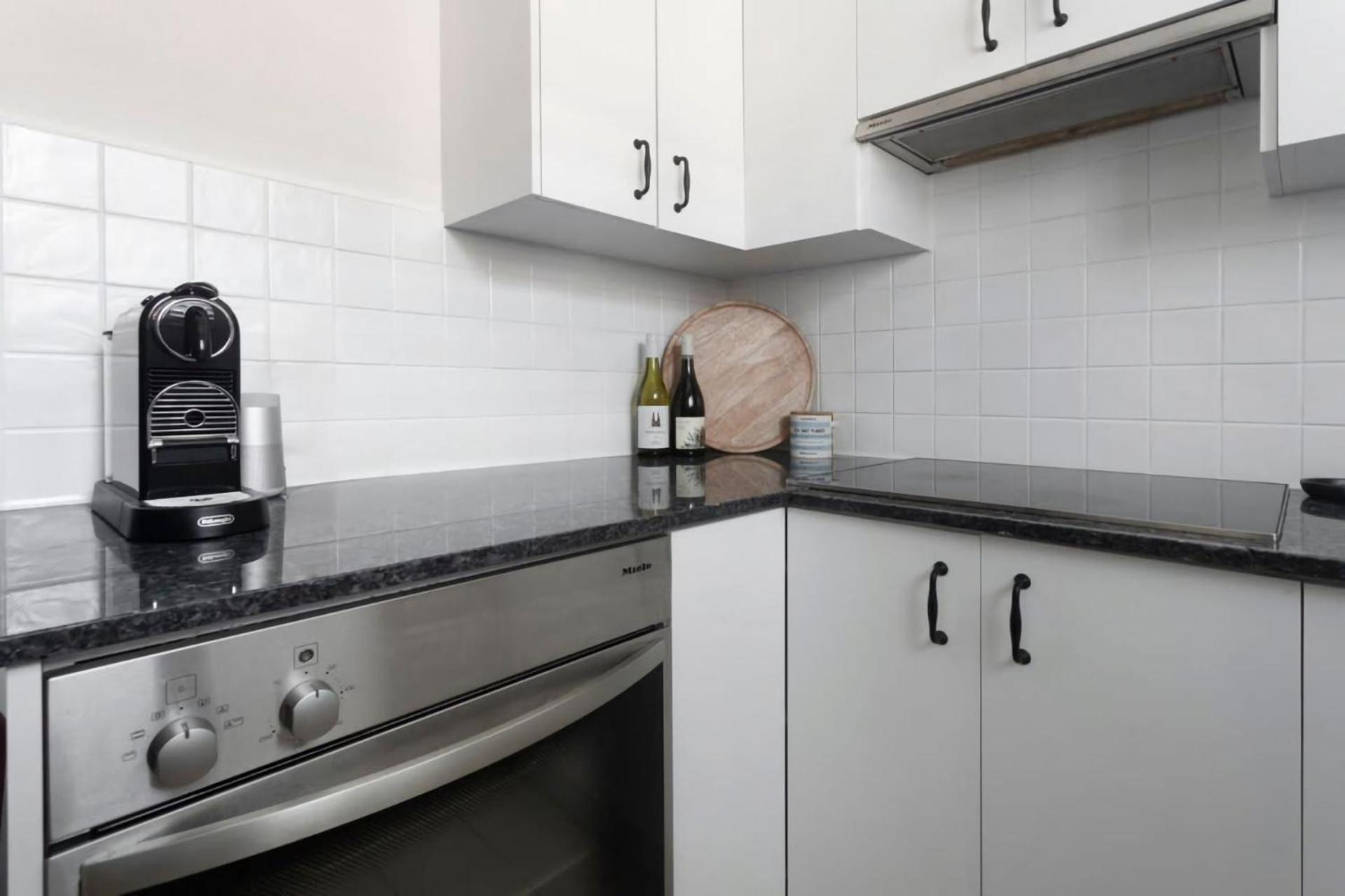 Urban Serenity 2br With Balcony Parking * Sidney