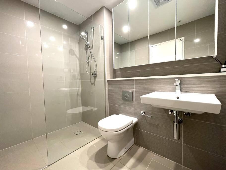 Stunning Waterfront 3 Bedroom With Pool, Bbq *