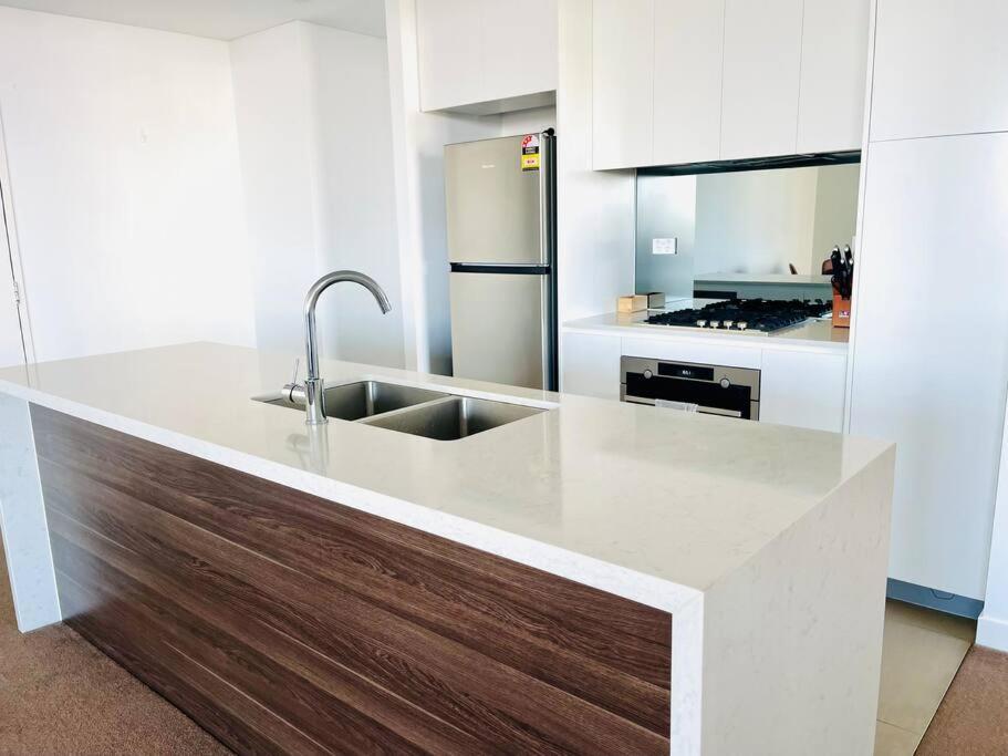 Stunning Waterfront 3 Bedroom With Pool, Bbq Apartment Sydney