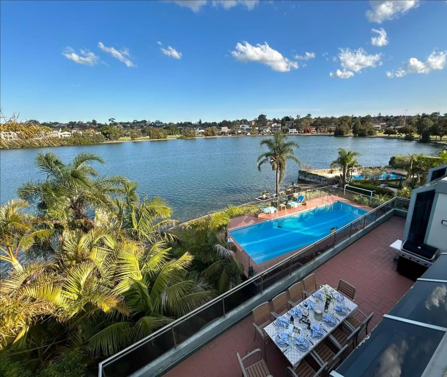 Holiday home Chiswick Waterfront Retreat