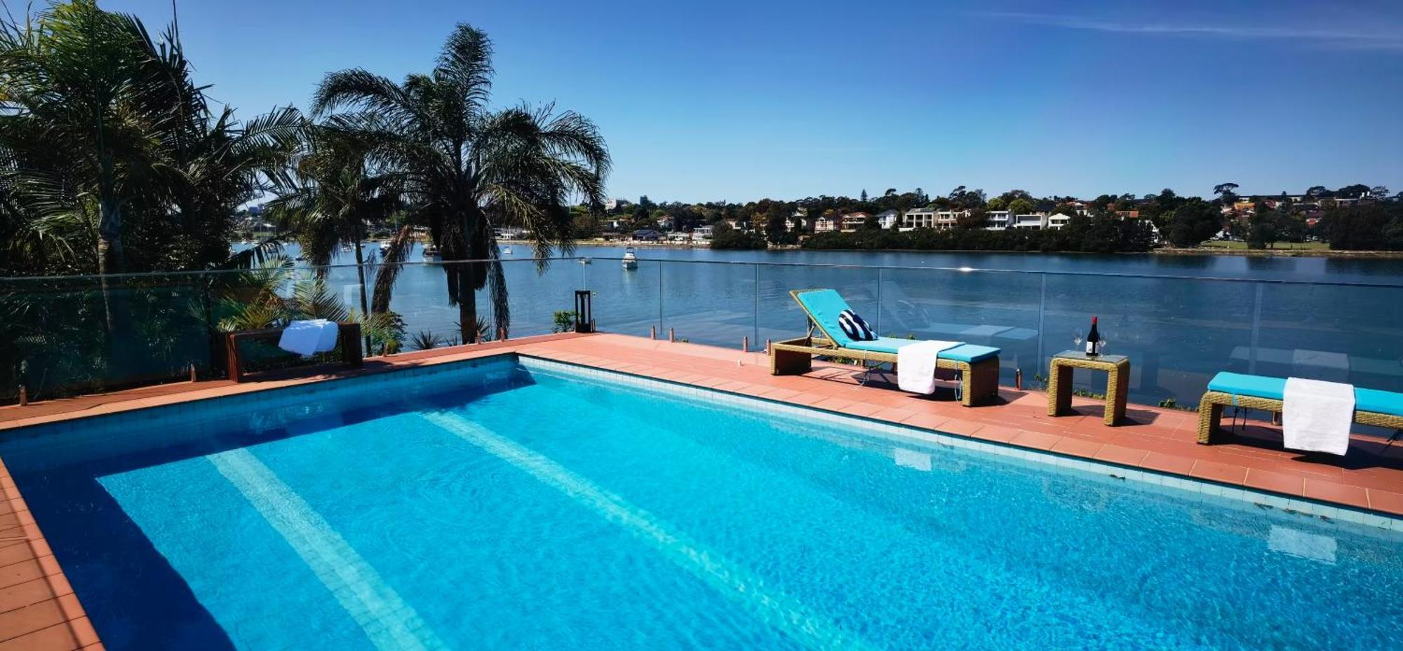 Chiswick Waterfront Retreat