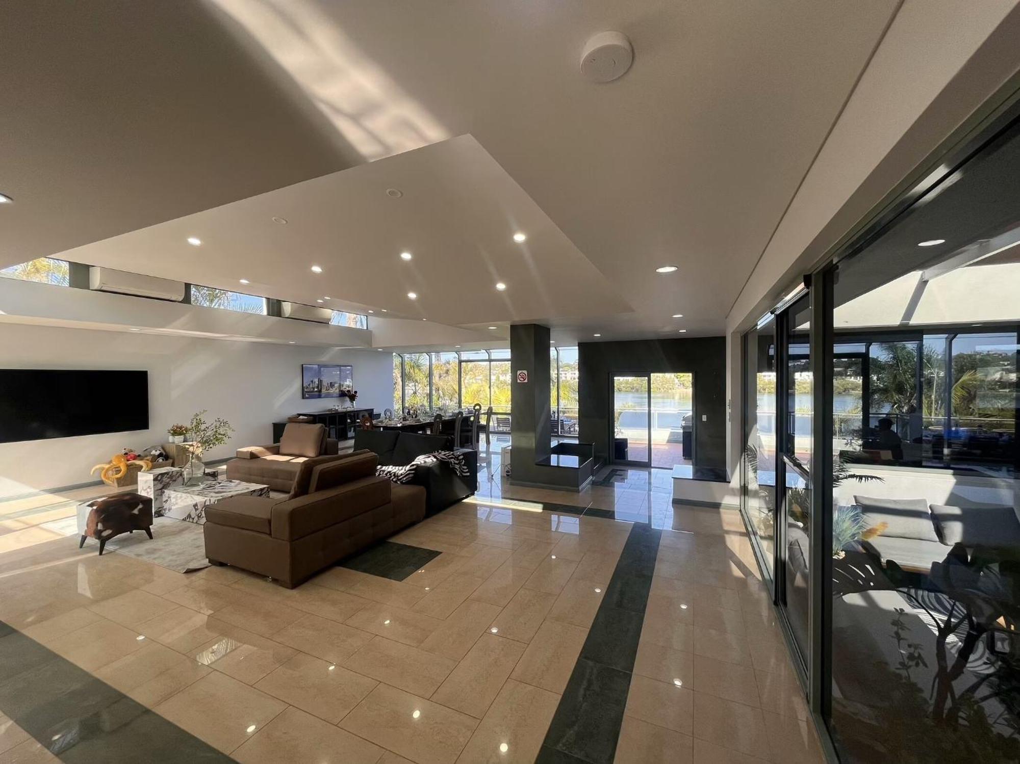 Chiswick Waterfront Retreat Holiday home