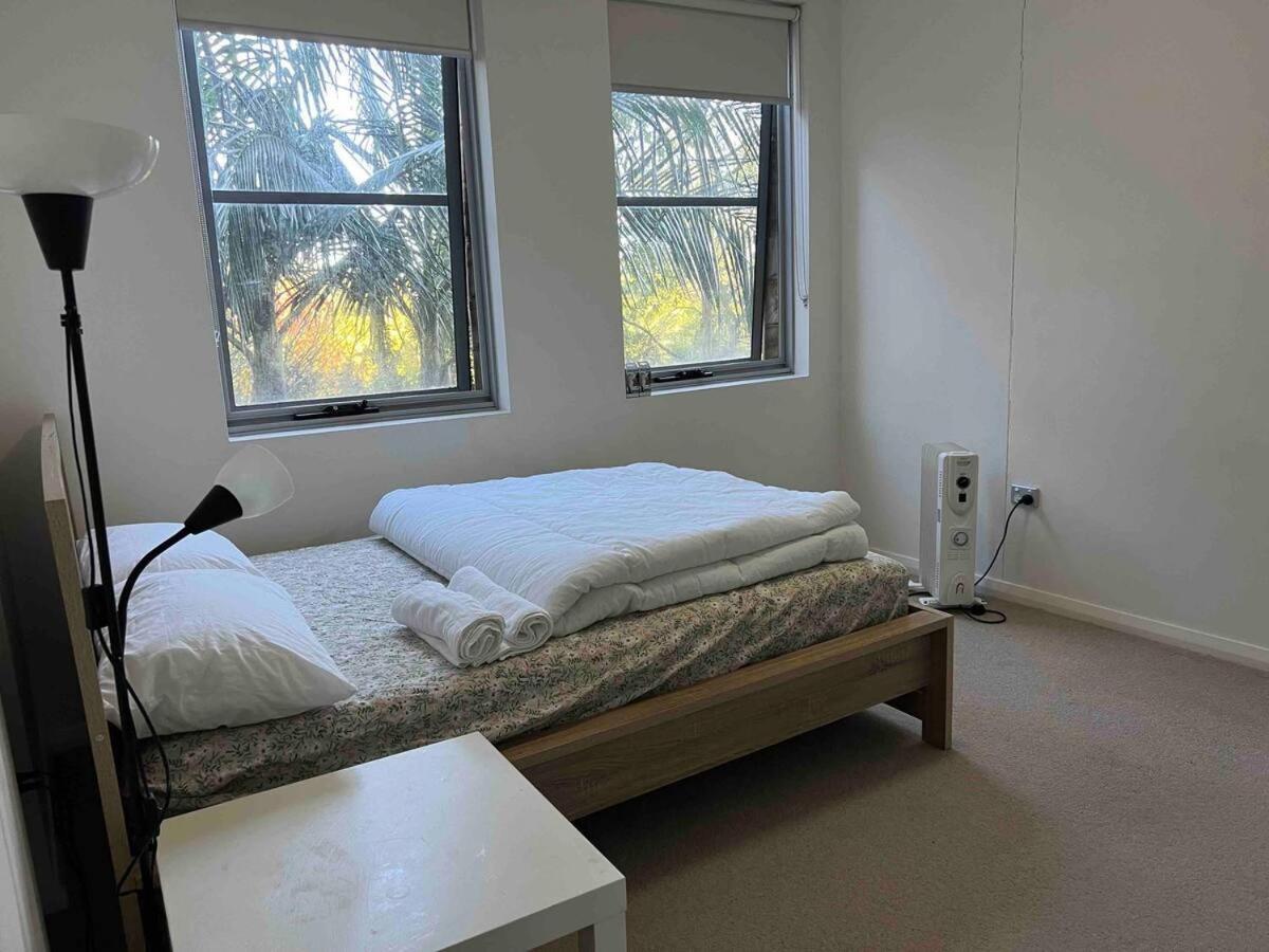 A Private - 1 Train Stop To Chatswood Cbd Guest house *