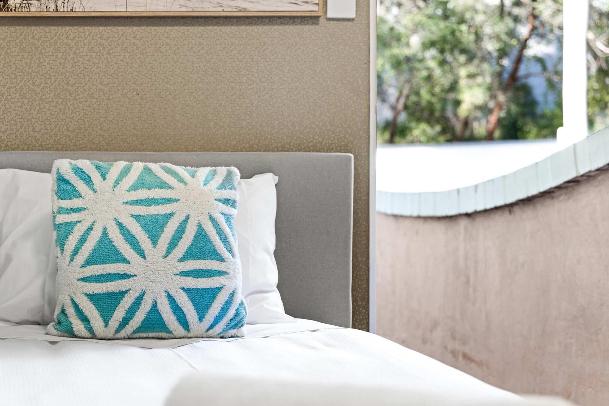 Boutique Single - Centrally Located - External - Shared Bathroom Sydney