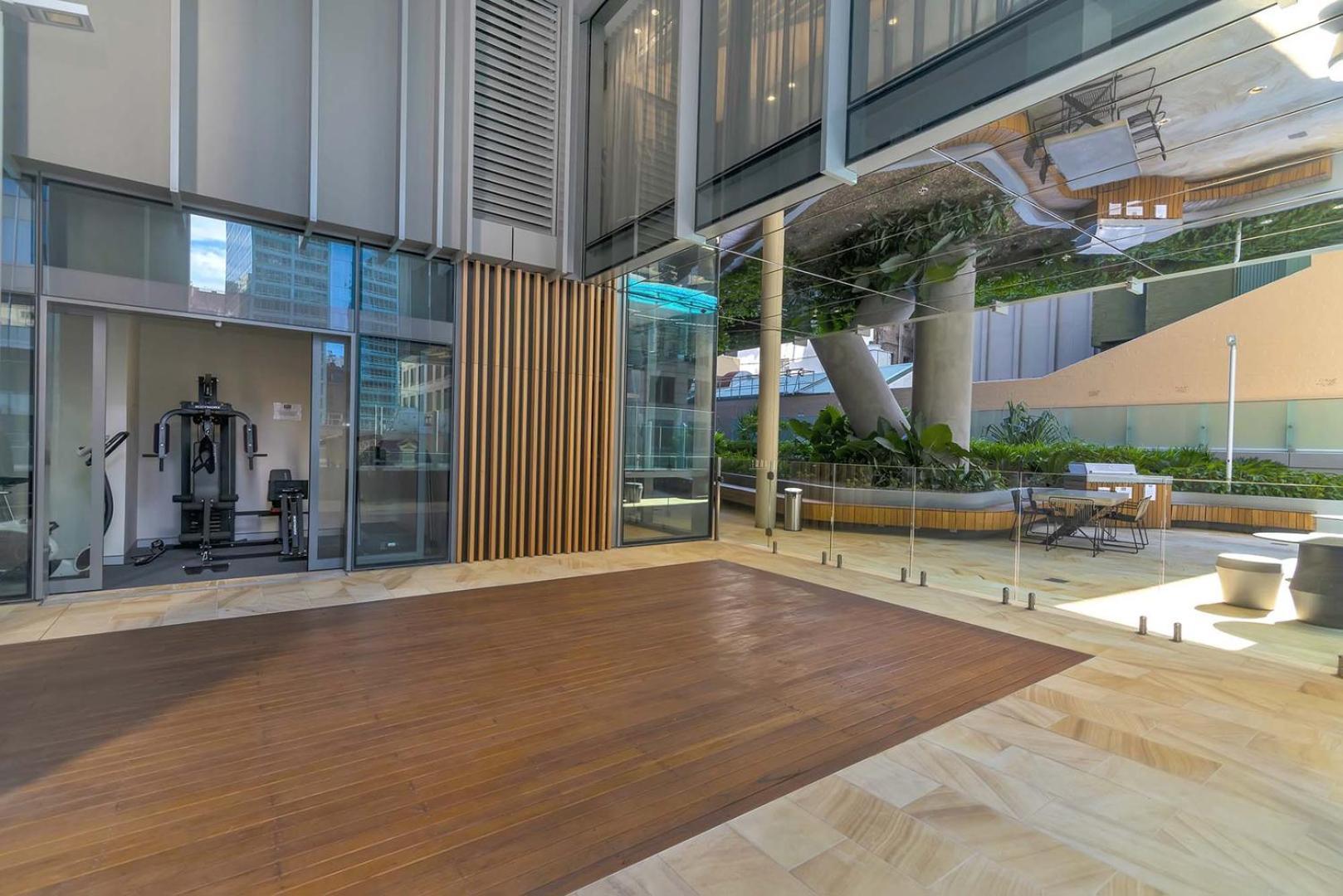 Urban Oasis In The Heart Of Apartment *
