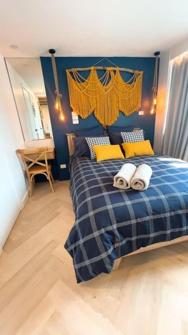 Nautical Living In Manly Apartment *