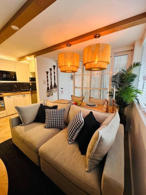 Nautical Living In Manly Apartment *