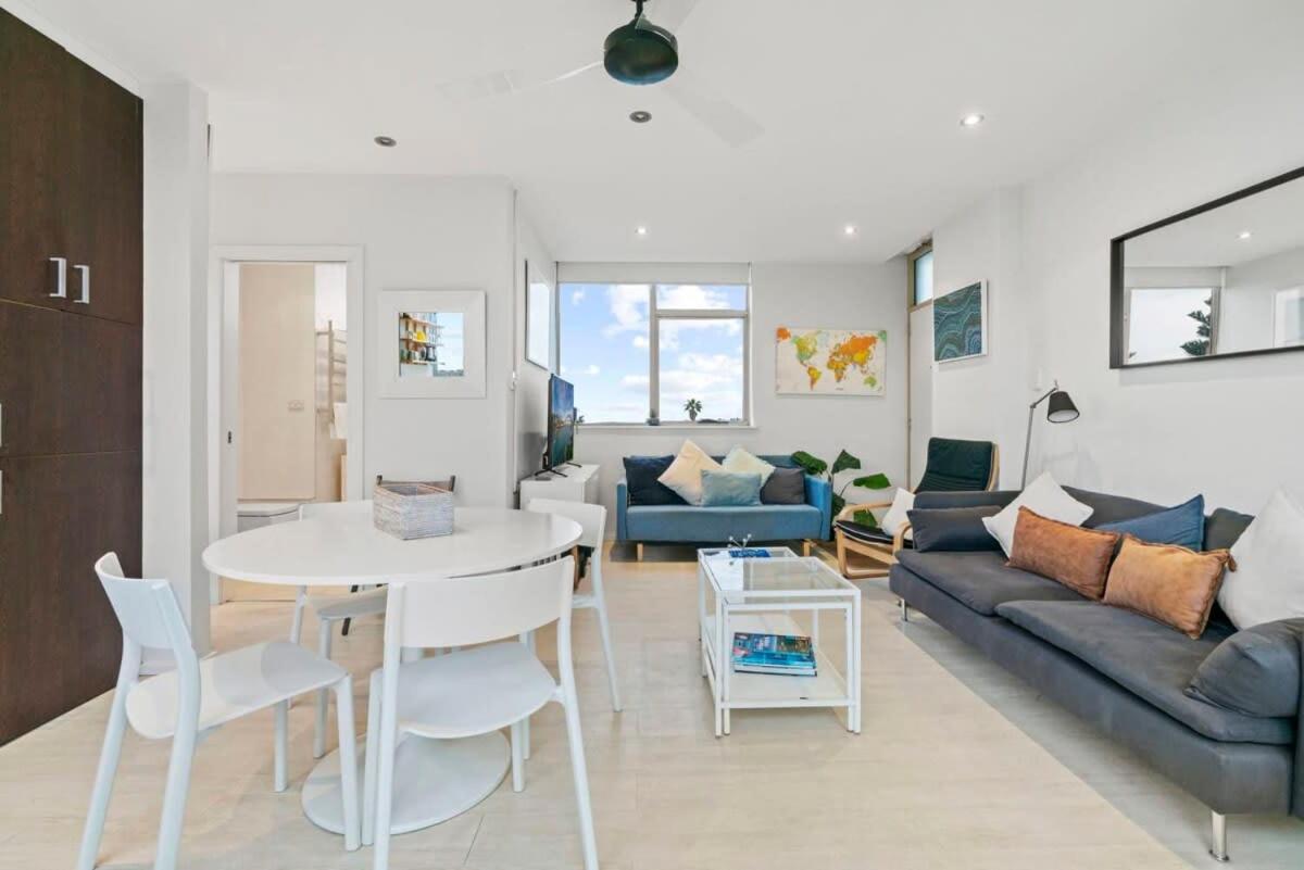 Panoramic Bondi Views Apartment *