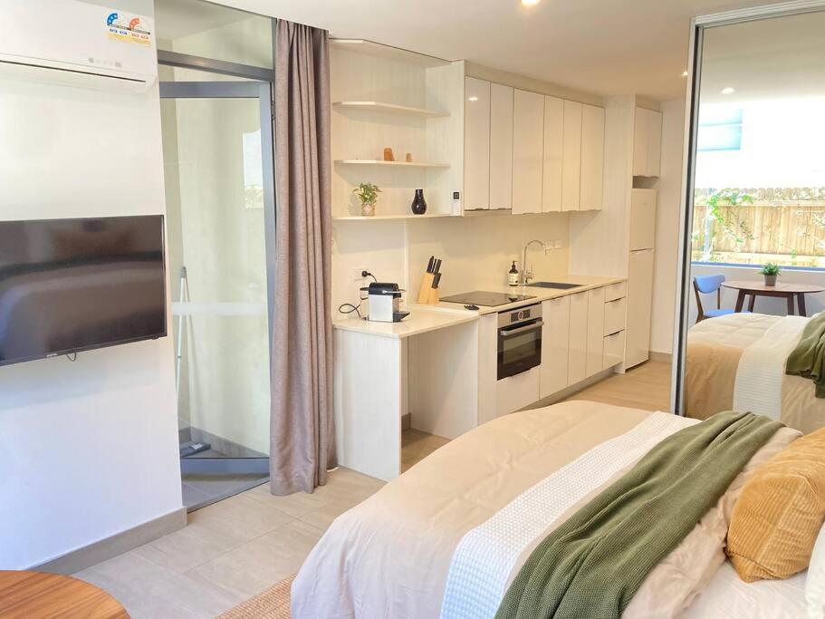 Perfect 2 Min Walk To The Wifi Aircon Netflix * Sydney