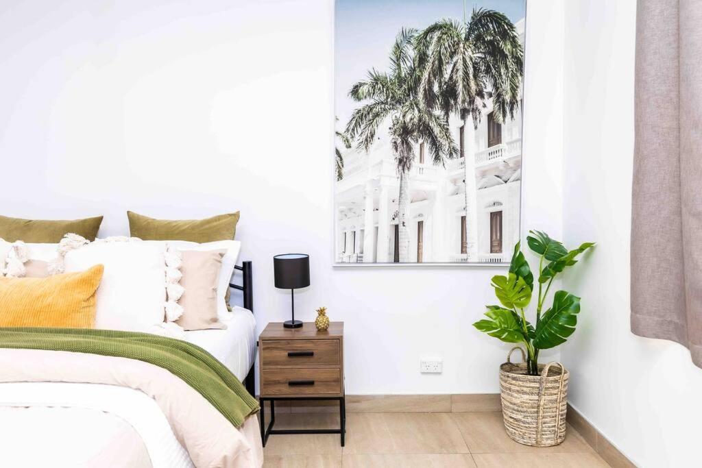 Perfect 2 Min Walk To The Wifi Aircon Netflix Apartment