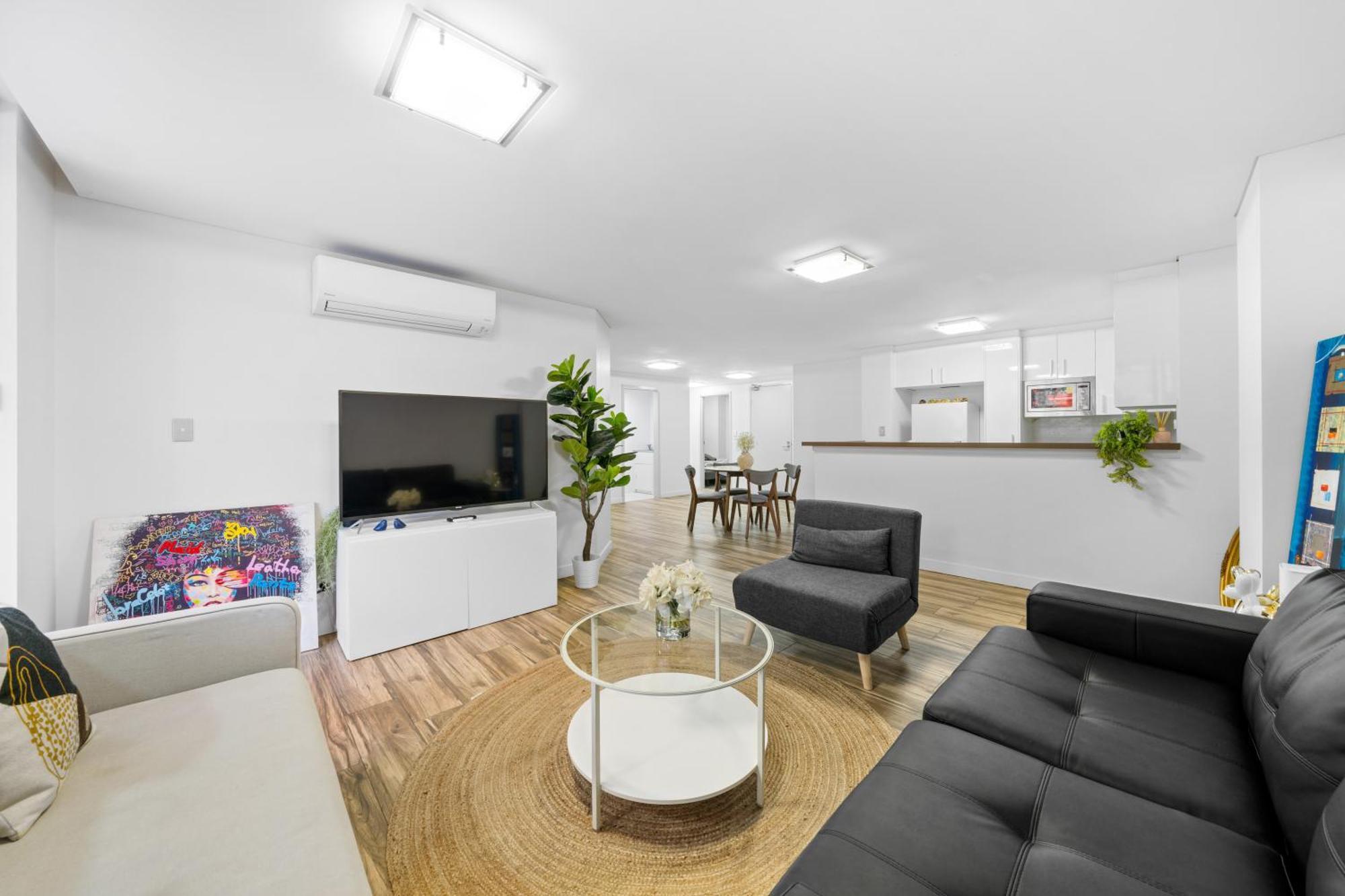 Delicated 3br With Parking & Darling Harbour-10mins Walk Apartment Sydney