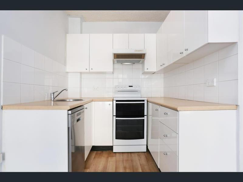 Bronte, 1 Bedroom Apartment *