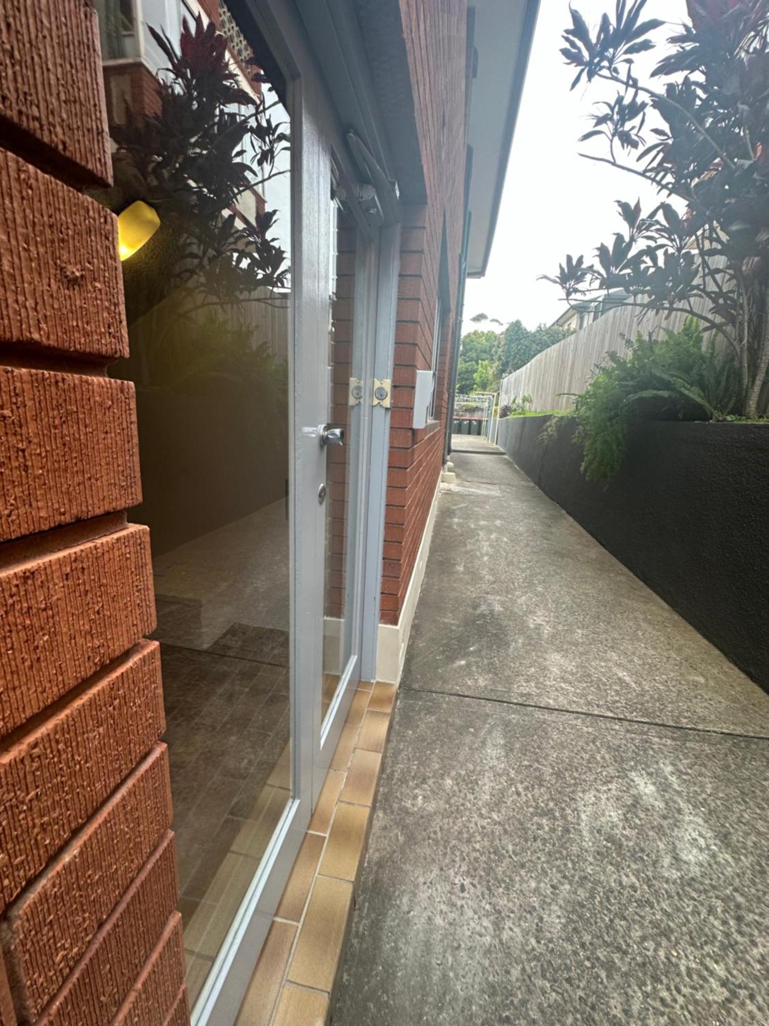 Apartment Coogee Sunrise 2 Bed With Parking, Work Desks & Balcony