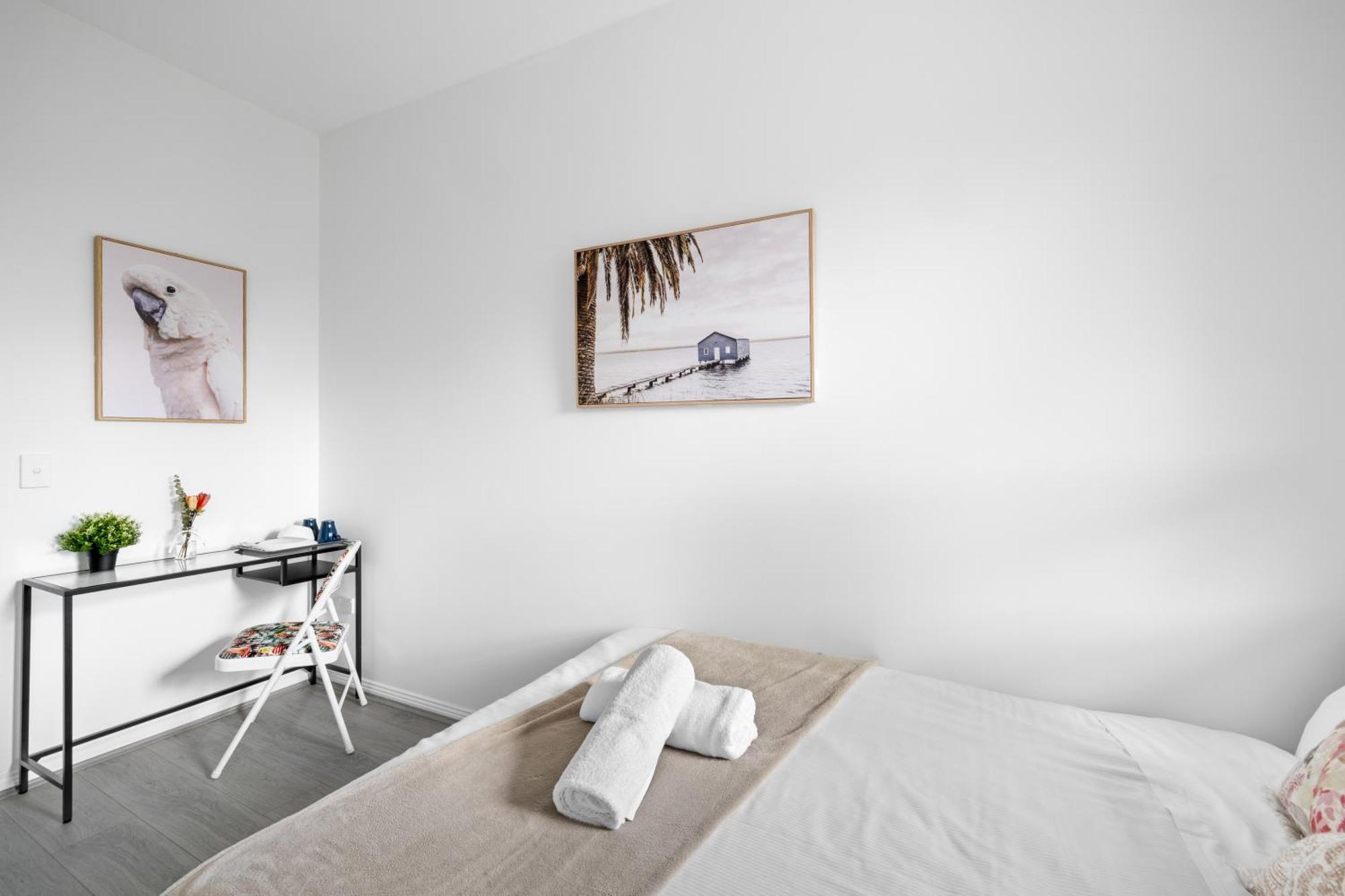 Gasthof Rustic Double - Centrally Located - Shared Bathroom