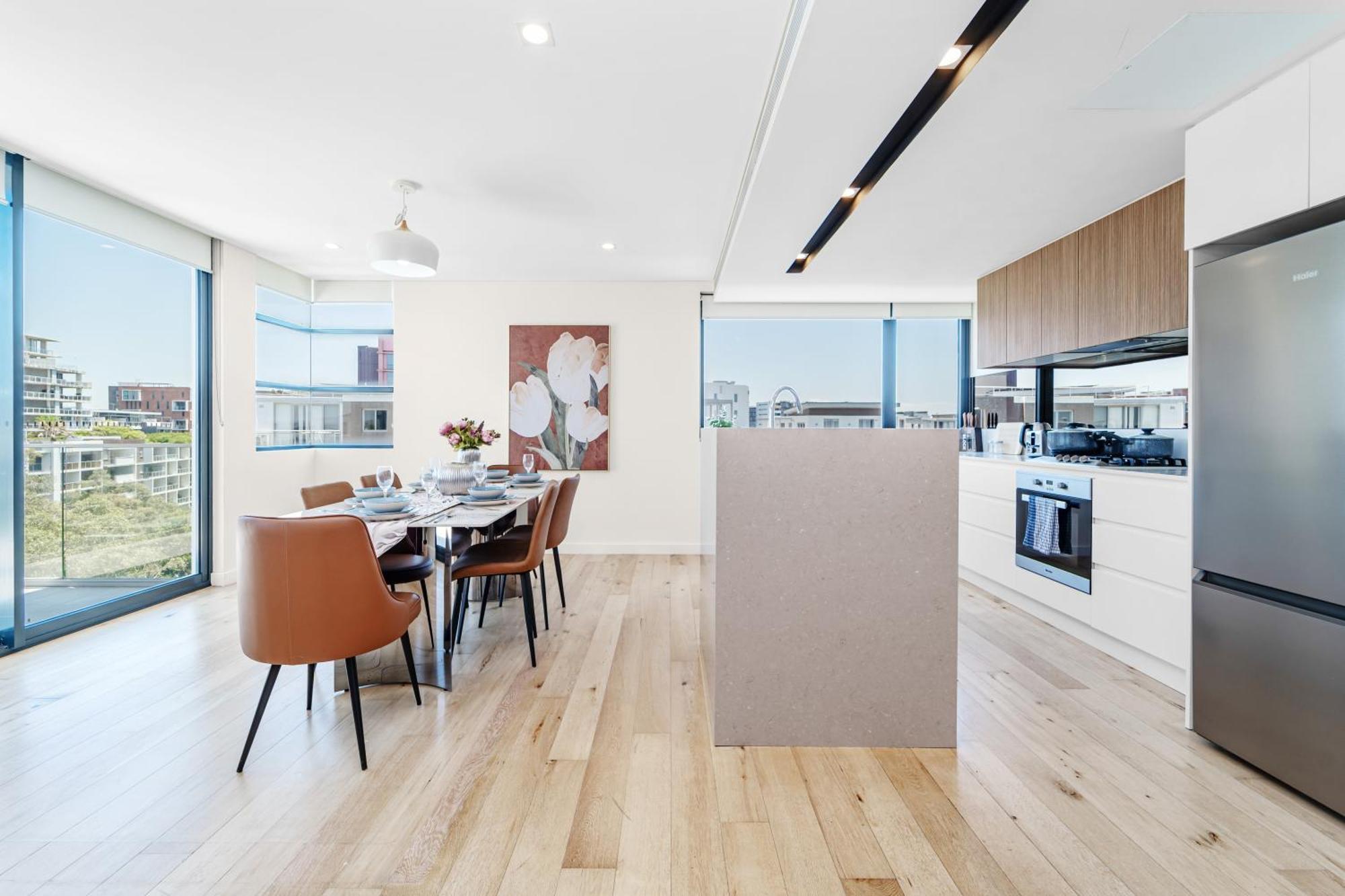 Mascot Spacious Loft Near Train Apartment Sydney