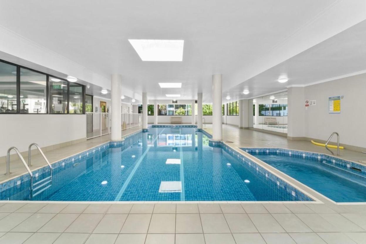 Premium Location In Centre With Free Swimming Pool & Gym Homestay Sydney