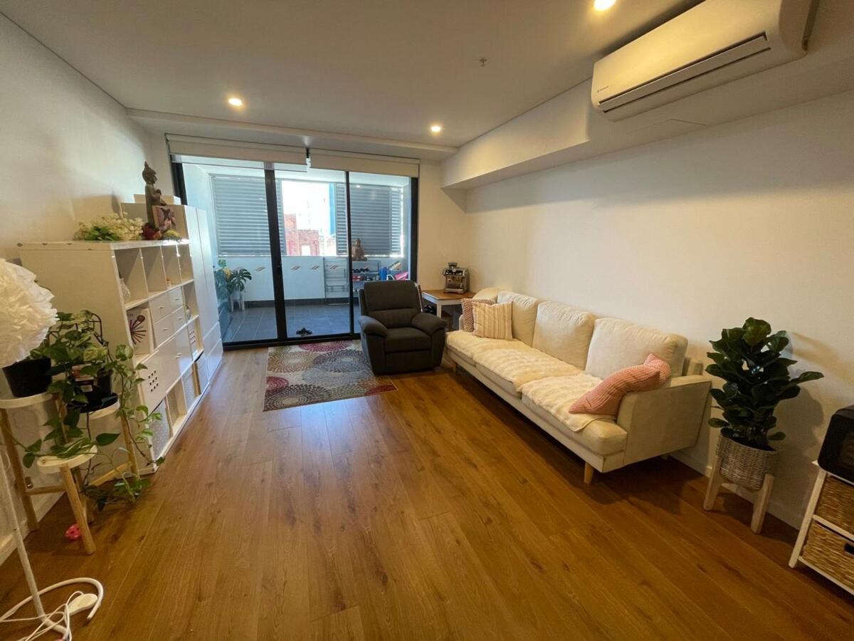 Shared Modern Near Airport Sidney