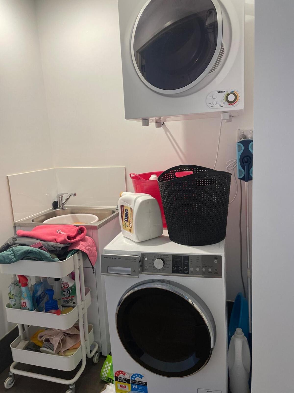 Shared Modern Near Airport Apartamento Sidney