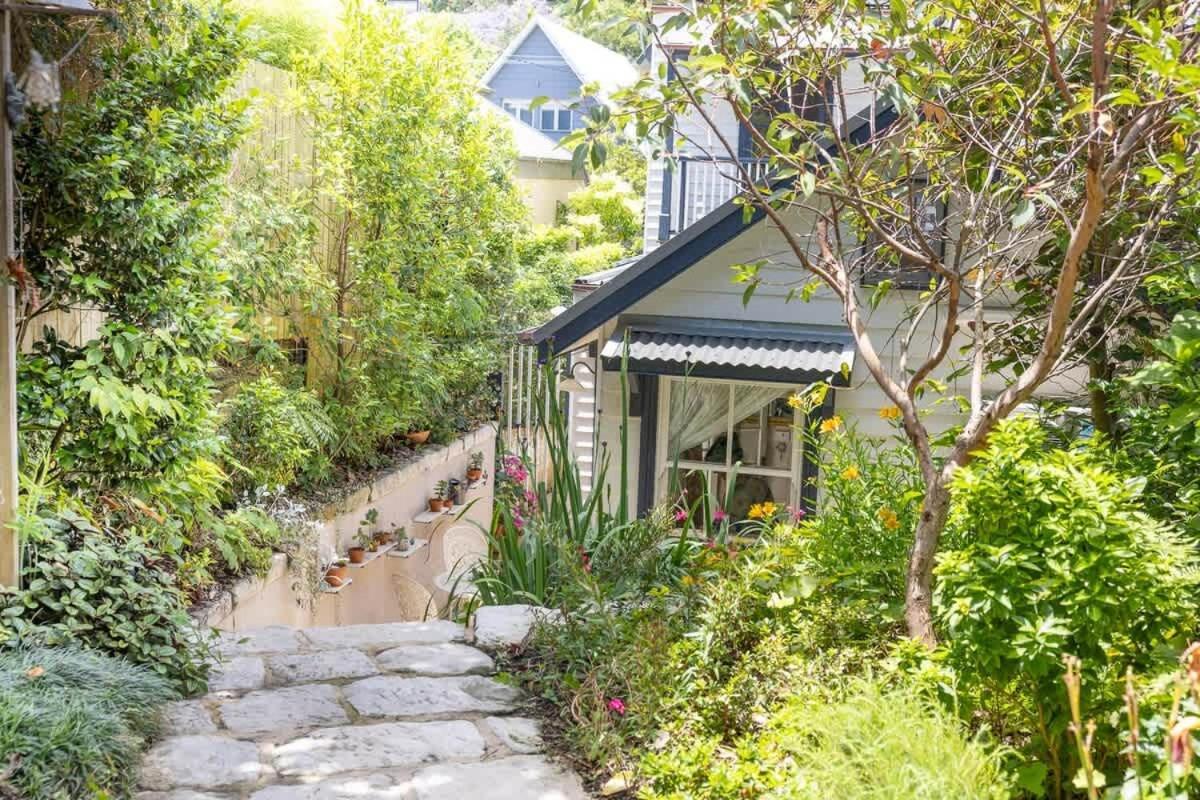 Holiday home Charm & History 3bdr & Garden Close To Harbour Views *