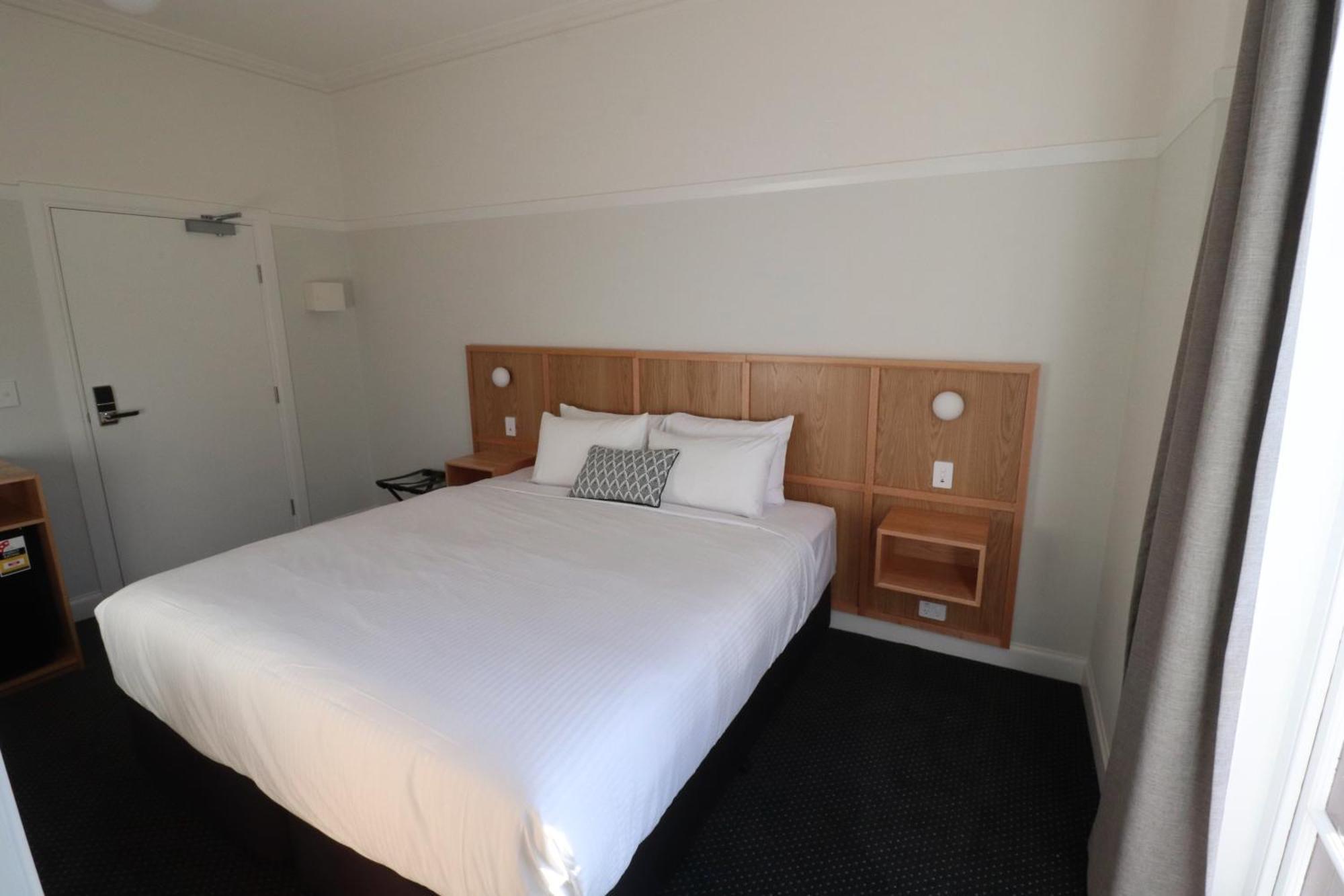 Mortdale Hotel 4*