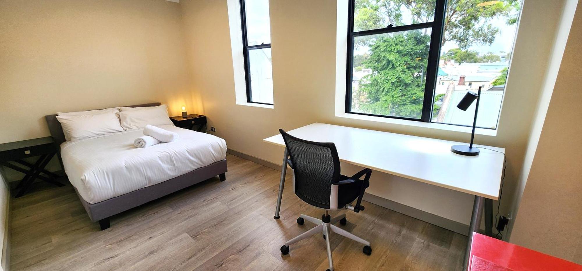 Apartment Location And Lifestyle - 2 Bed, 2 Bath And Parking Sydney