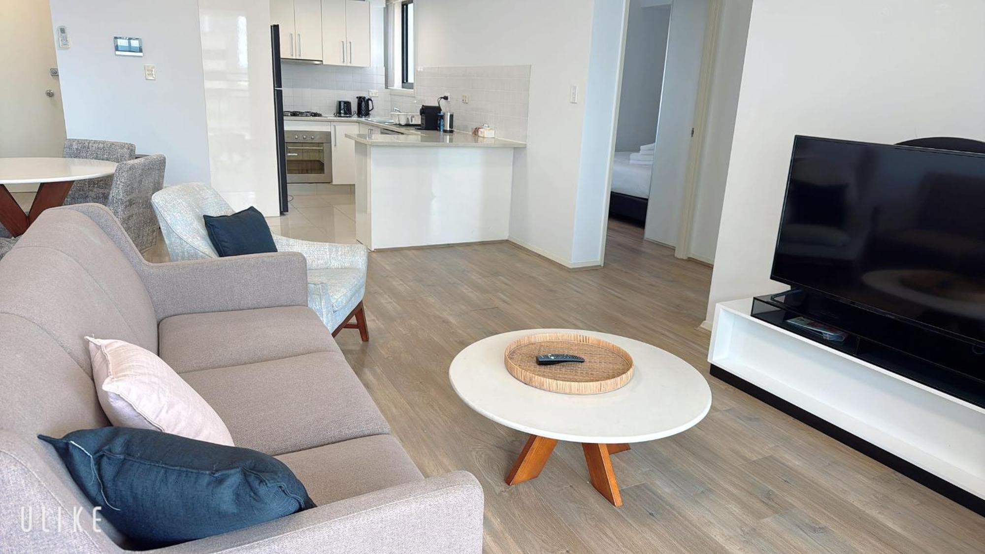 Apartment Modern 2 Bedroom With Parking Parramatta