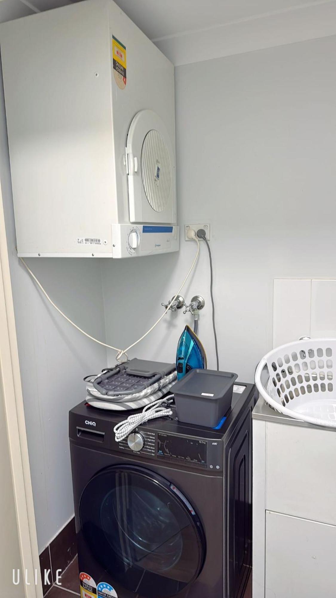 Apartment Modern 2 Bedroom With Parking Parramatta *