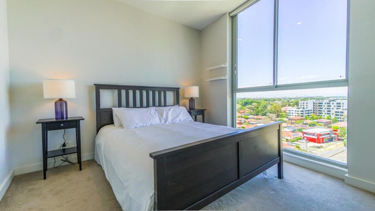 F3 Lovely One For Family Or Friend With Parking * Sydney